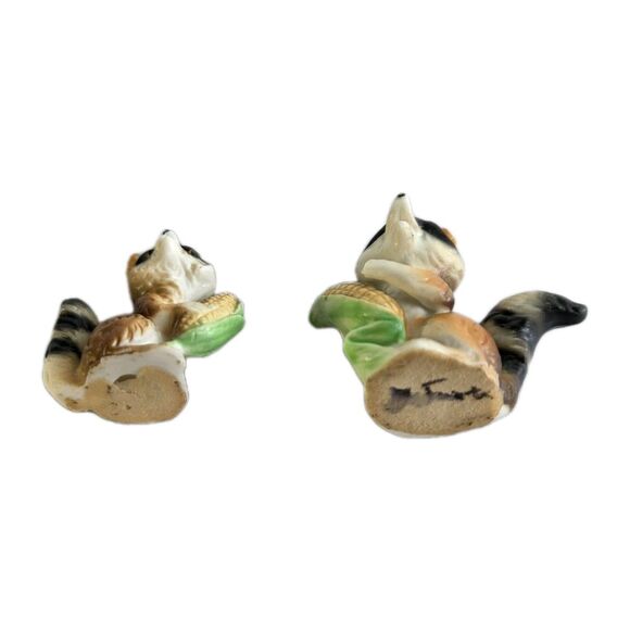 Vintage JAPAN Bone China RACOON HOLDING CORN Set of 2 MINIATURE Animal FIGURES - Picture 4 of 9